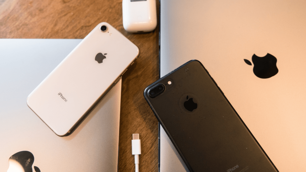 Innovative Tech Gadgets Every Digital Nomad Needs for Productivity & Travel Success